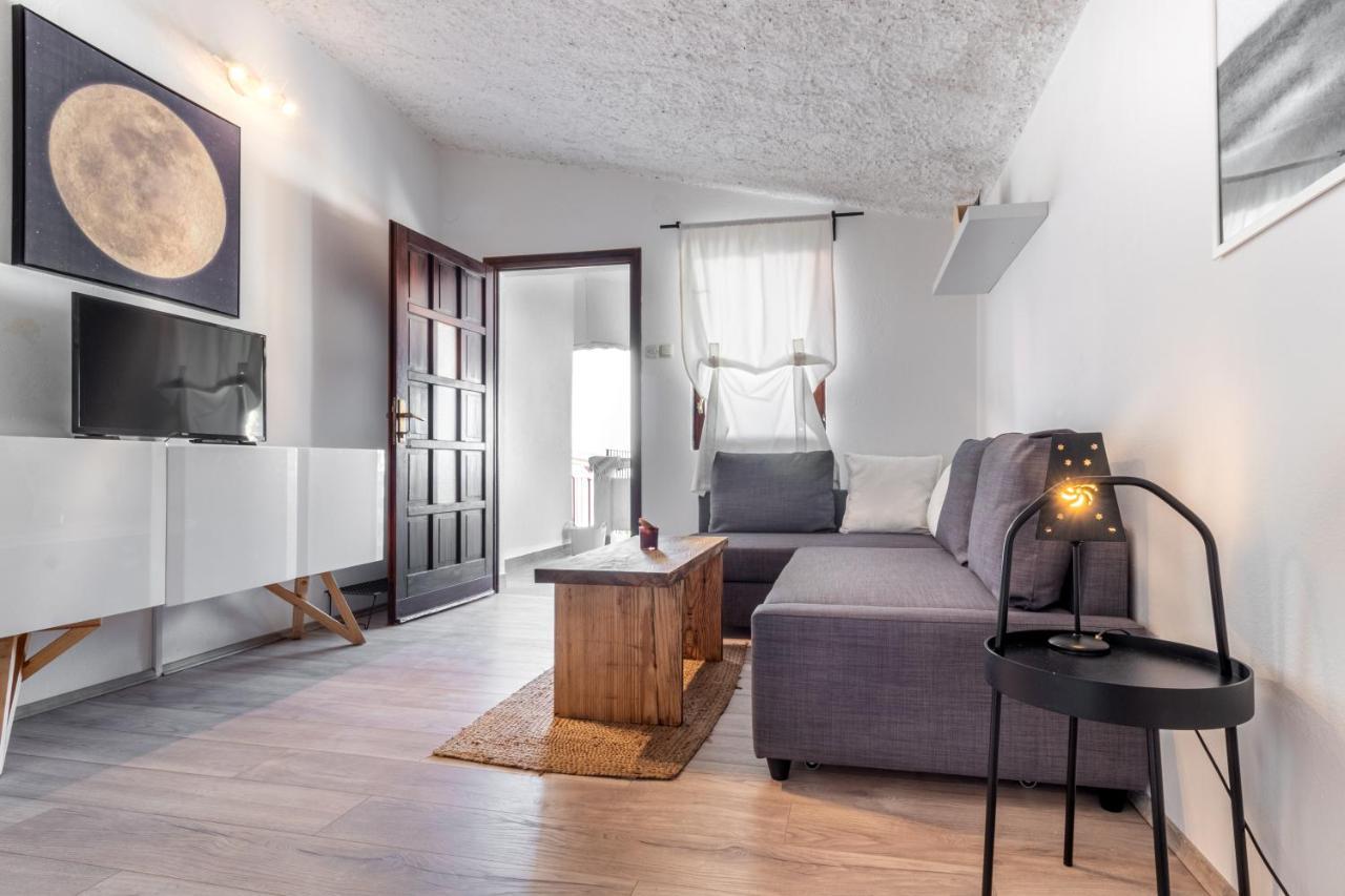 Cool Sunny Apartments Vir Exterior photo
